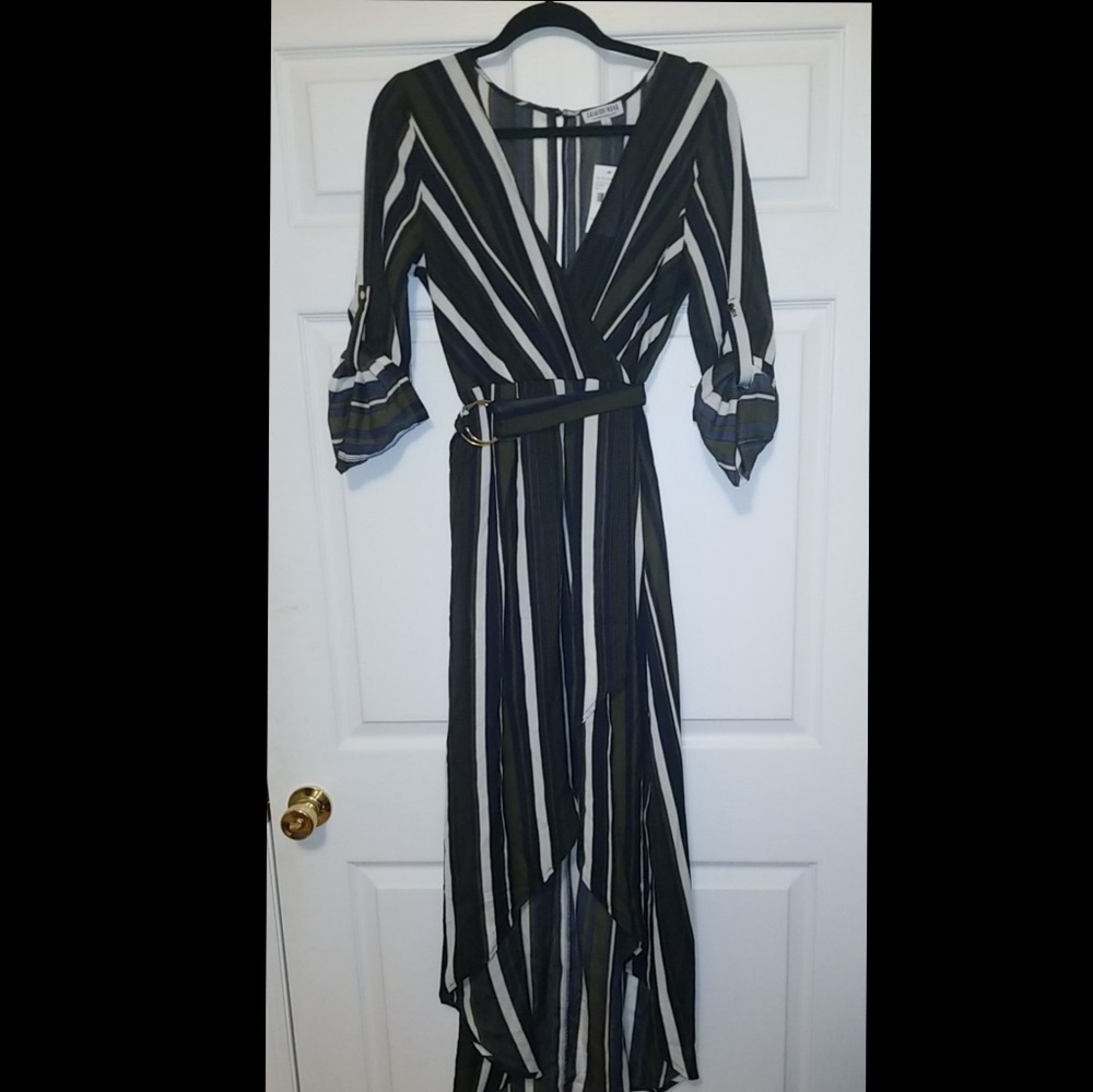 Stripped vneck dress - Picture 5 of 8